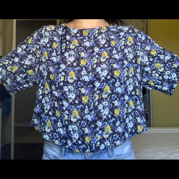 Flower Top - Picture 2 of 3